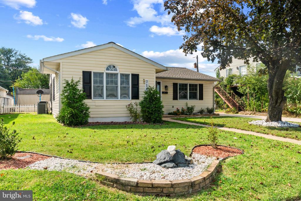 716 HAMLEN ROAD