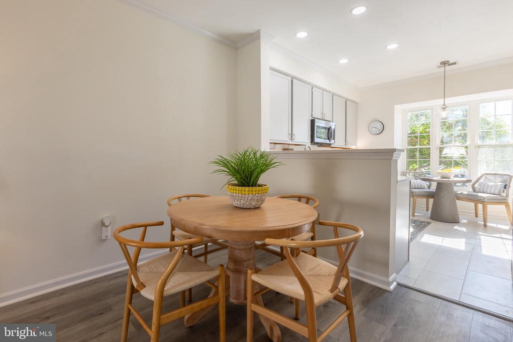 1136 WICKFORD COURT