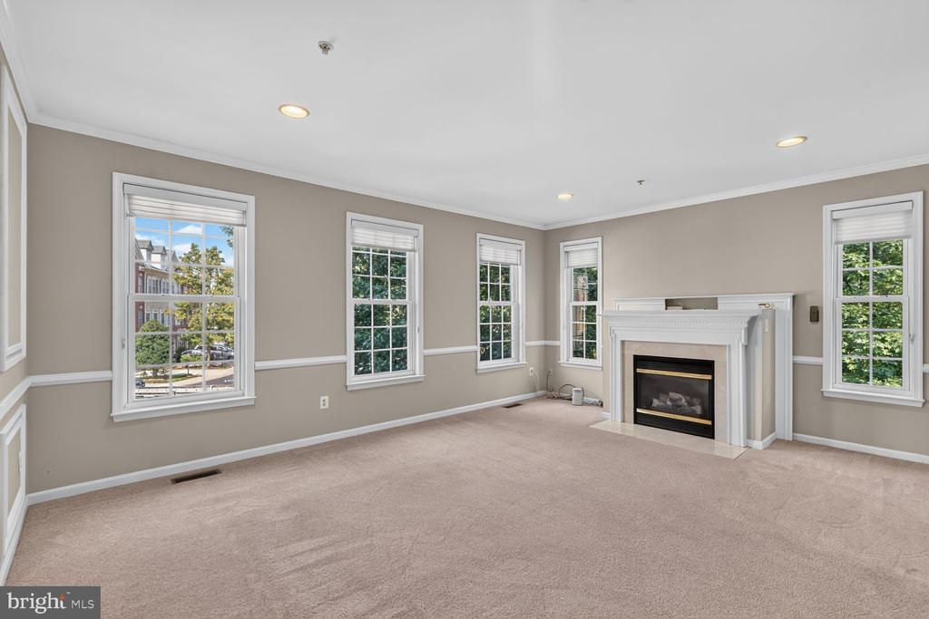2476 CHEYENNE DRIVE