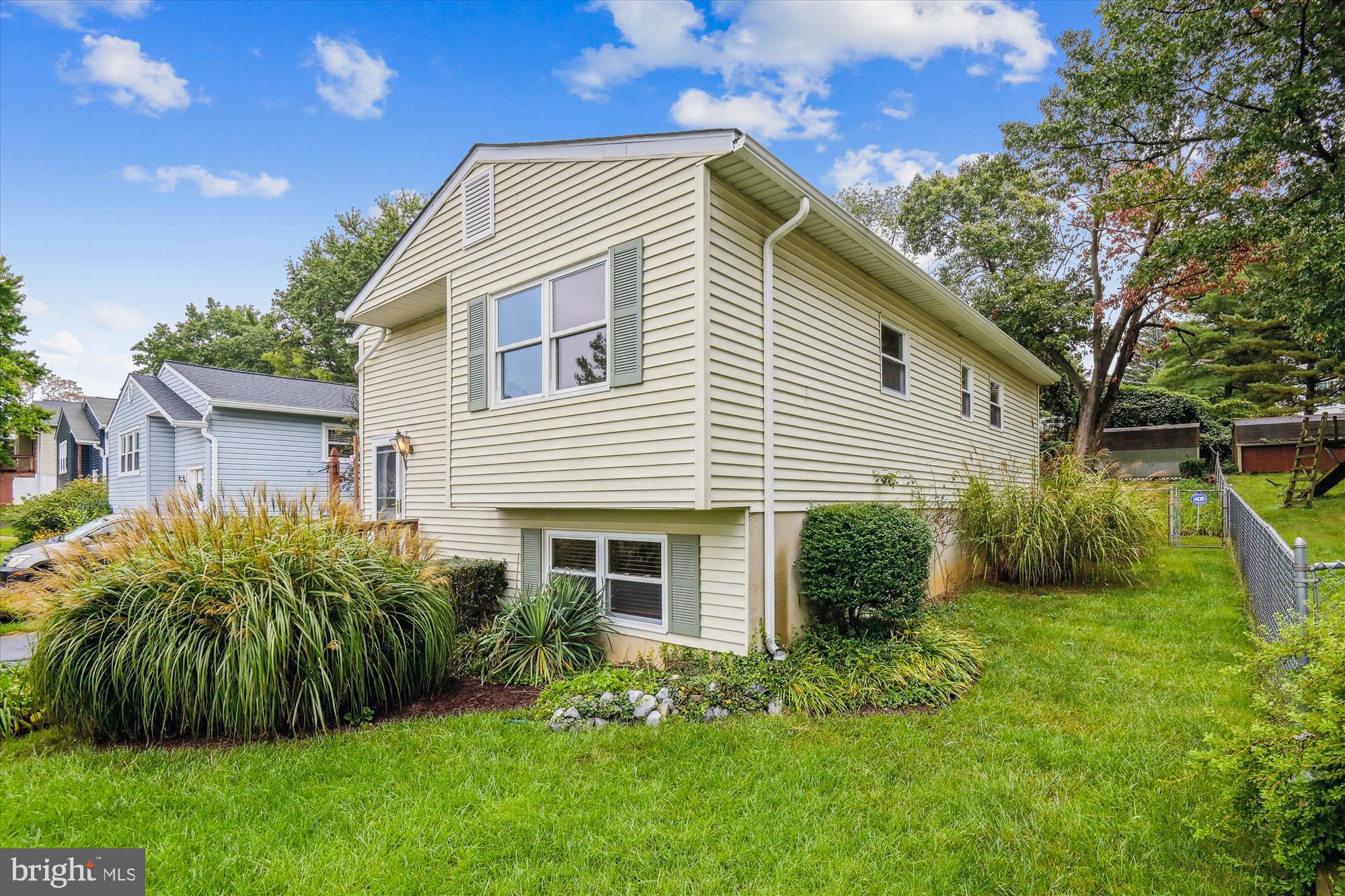 1933 GRANT ROAD