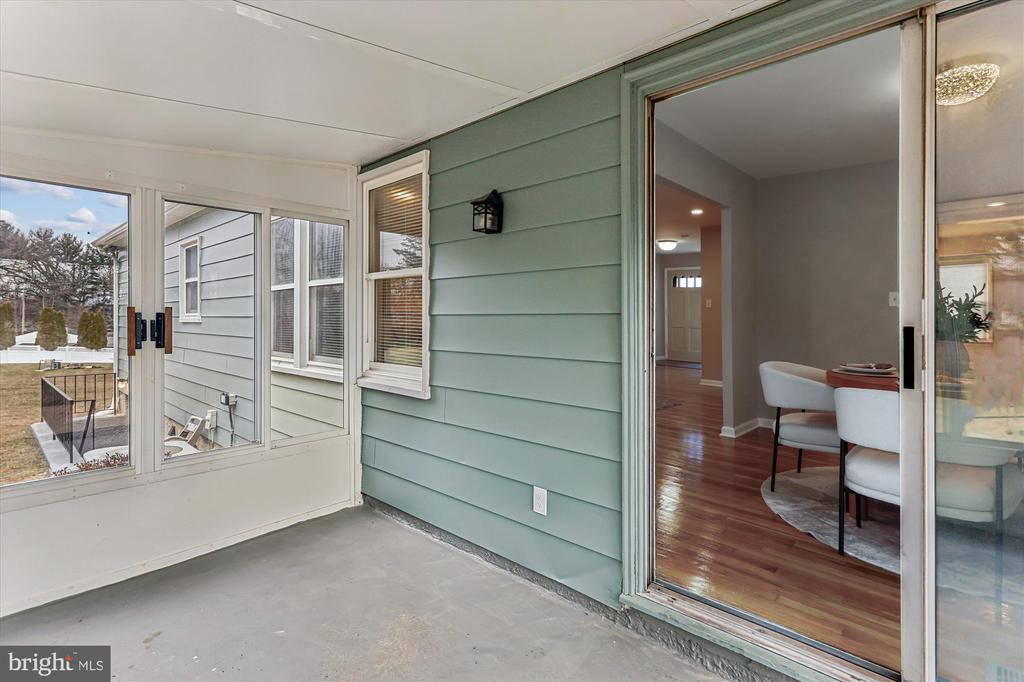 7 CEDAR BLUFF COURT