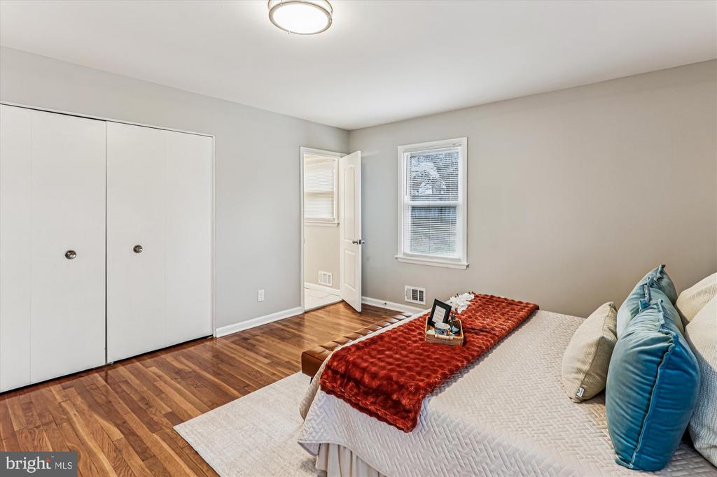 7 CEDAR BLUFF COURT