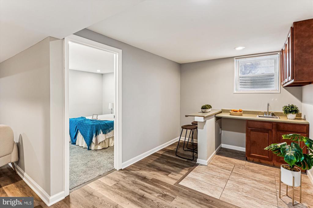 7 CEDAR BLUFF COURT