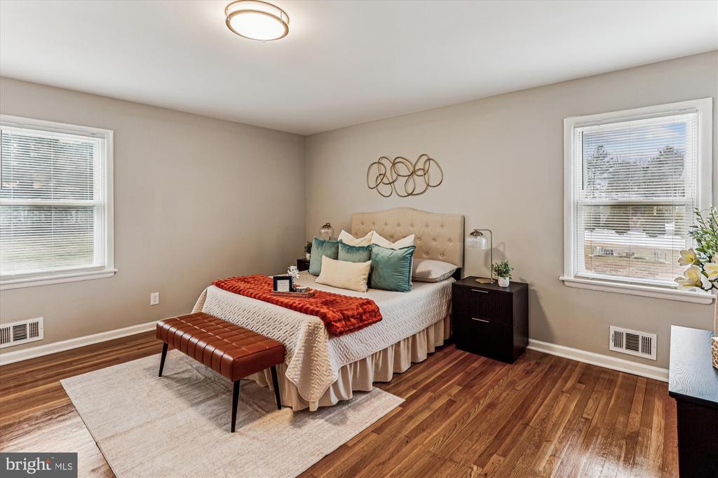 7 CEDAR BLUFF COURT