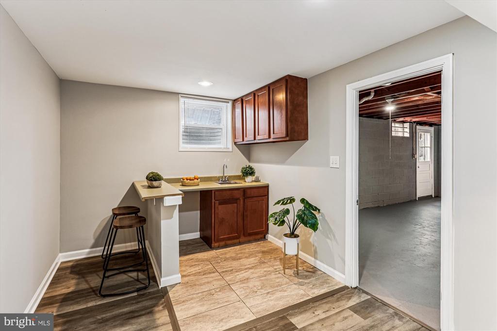 7 CEDAR BLUFF COURT