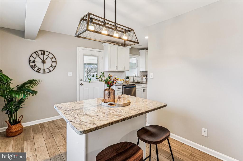 7 CEDAR BLUFF COURT