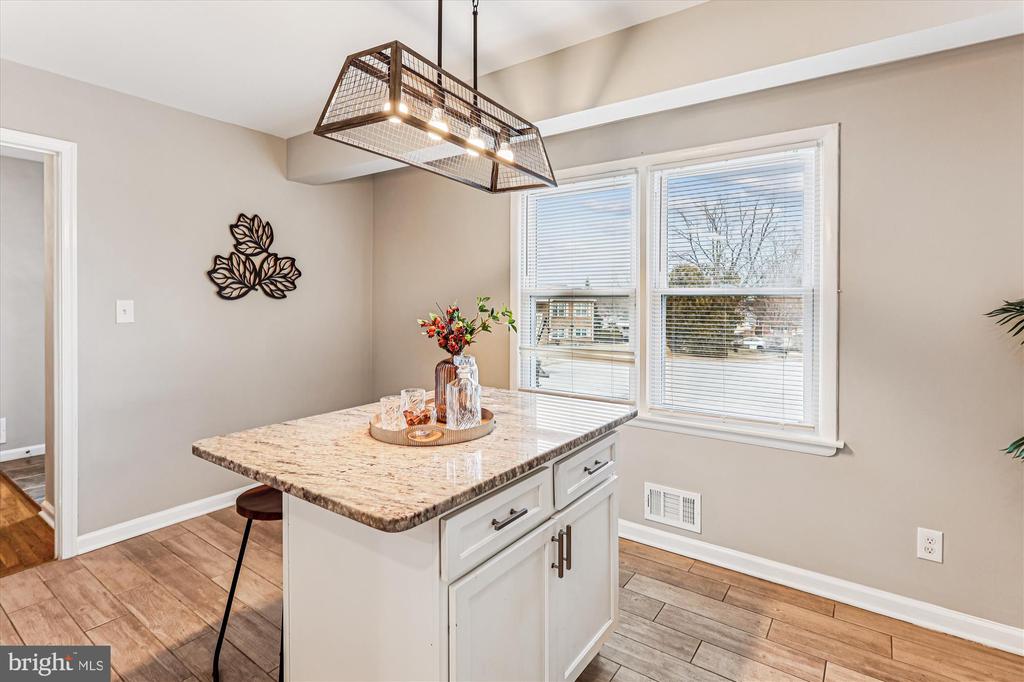 7 CEDAR BLUFF COURT