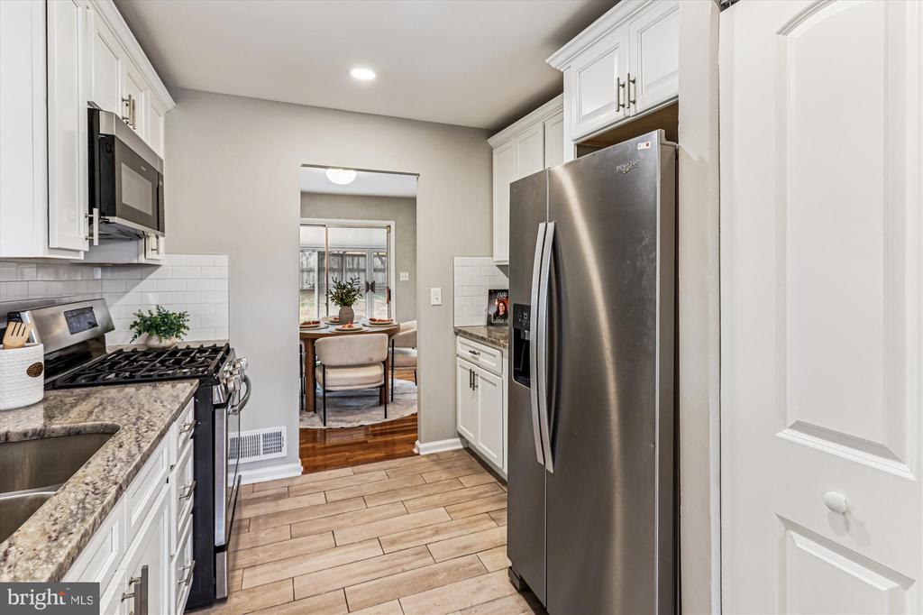 7 CEDAR BLUFF COURT
