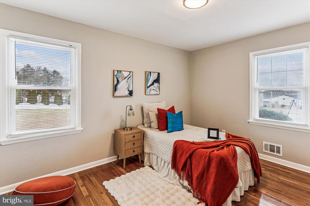 7 CEDAR BLUFF COURT