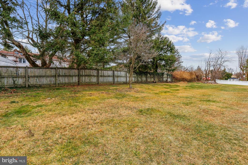 7 CEDAR BLUFF COURT