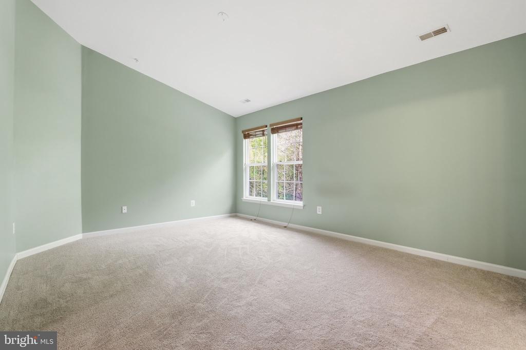 211 ARBOR VISTA LANE
