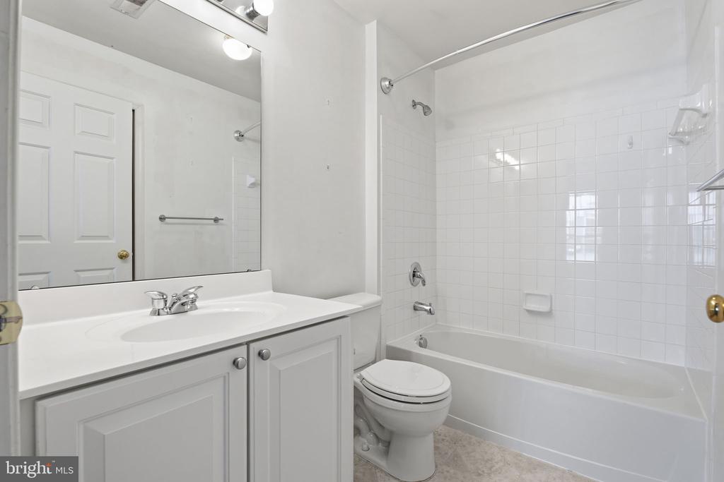 211 ARBOR VISTA LANE