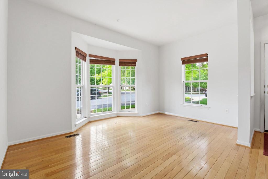 211 ARBOR VISTA LANE