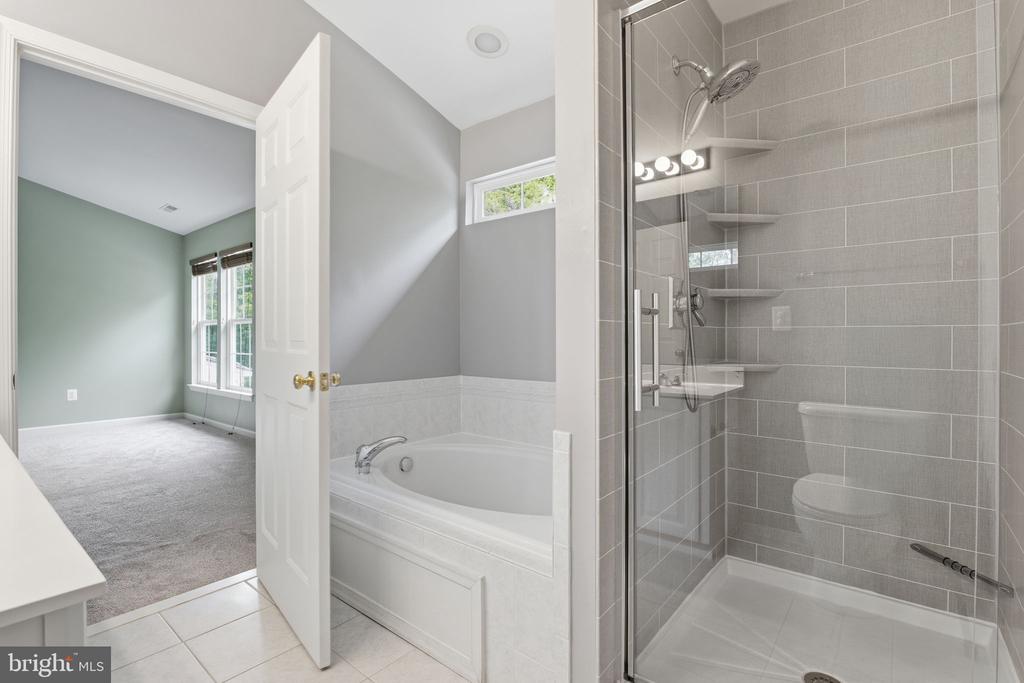 211 ARBOR VISTA LANE