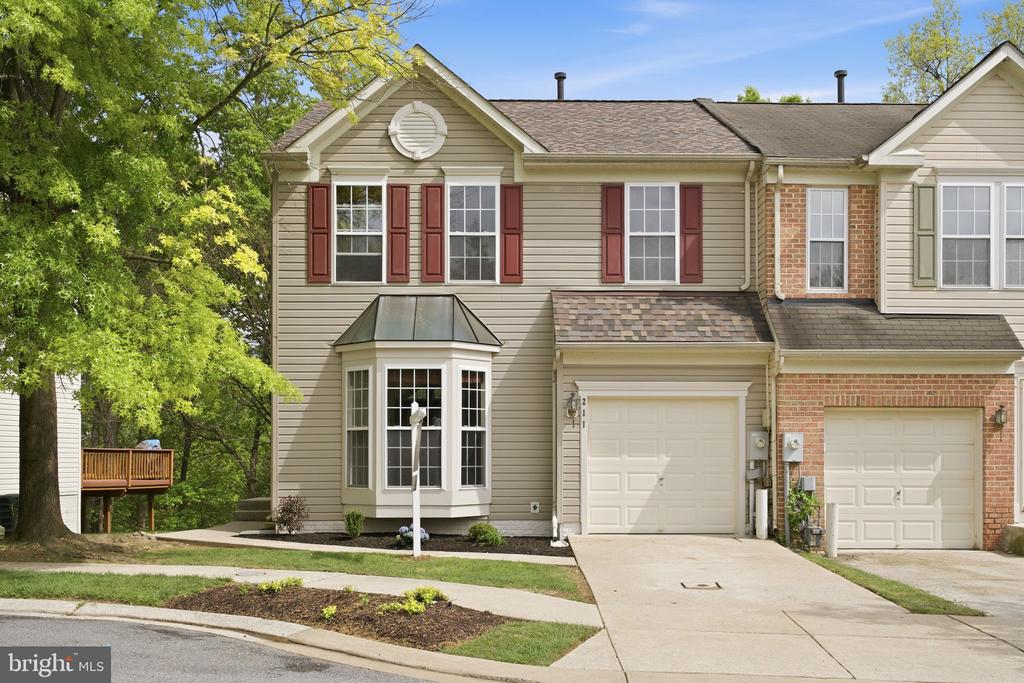 211 ARBOR VISTA LANE