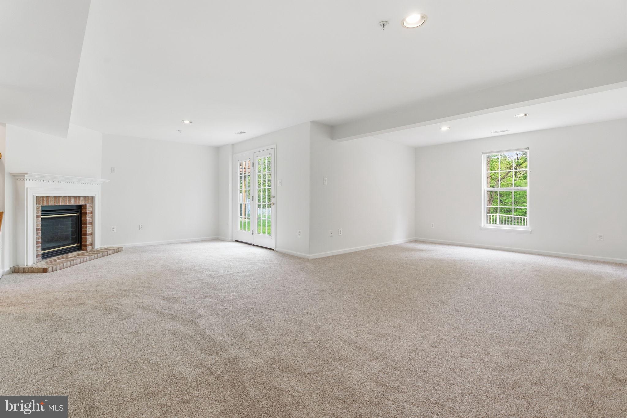 211 ARBOR VISTA LANE