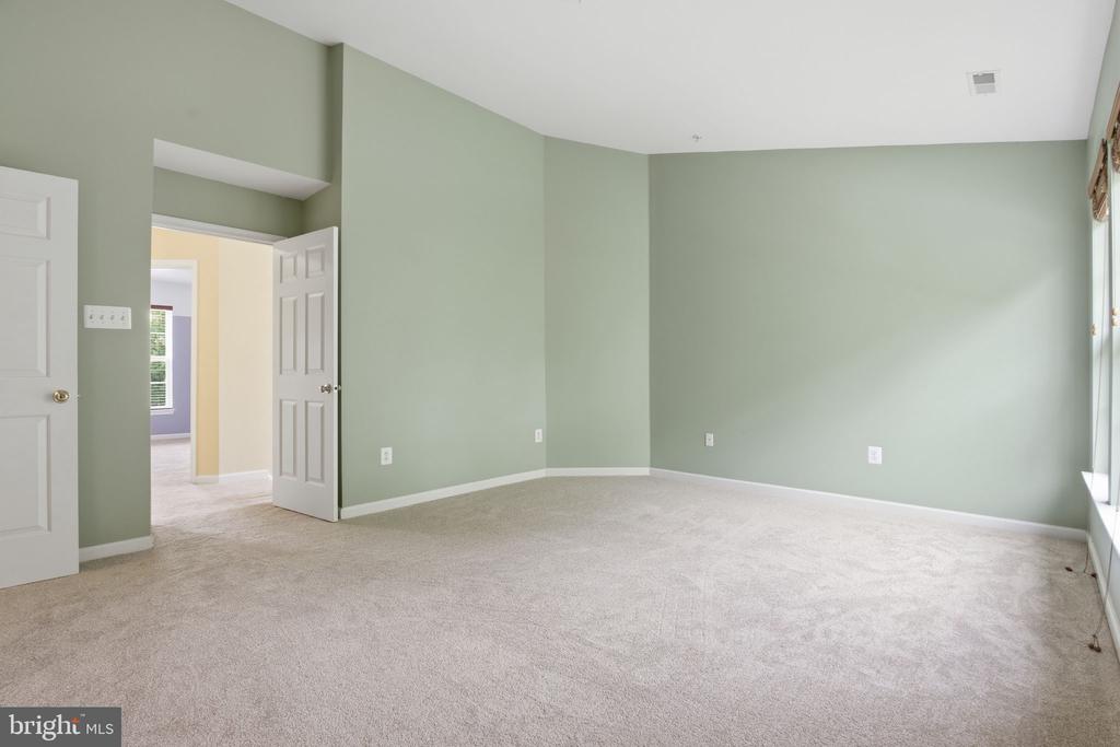 211 ARBOR VISTA LANE