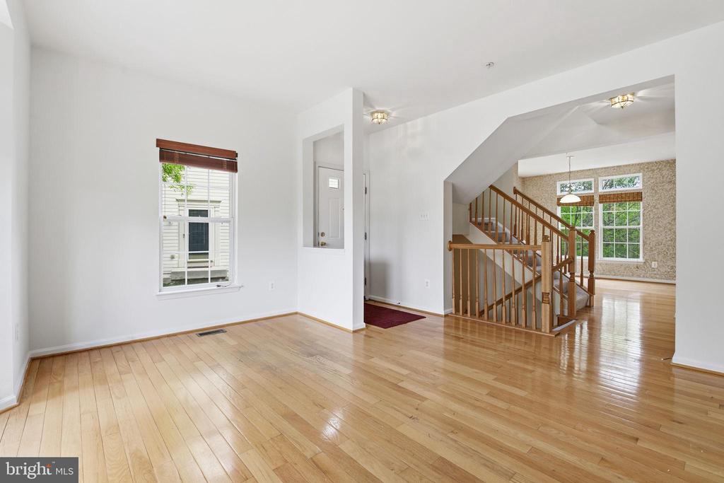 211 ARBOR VISTA LANE