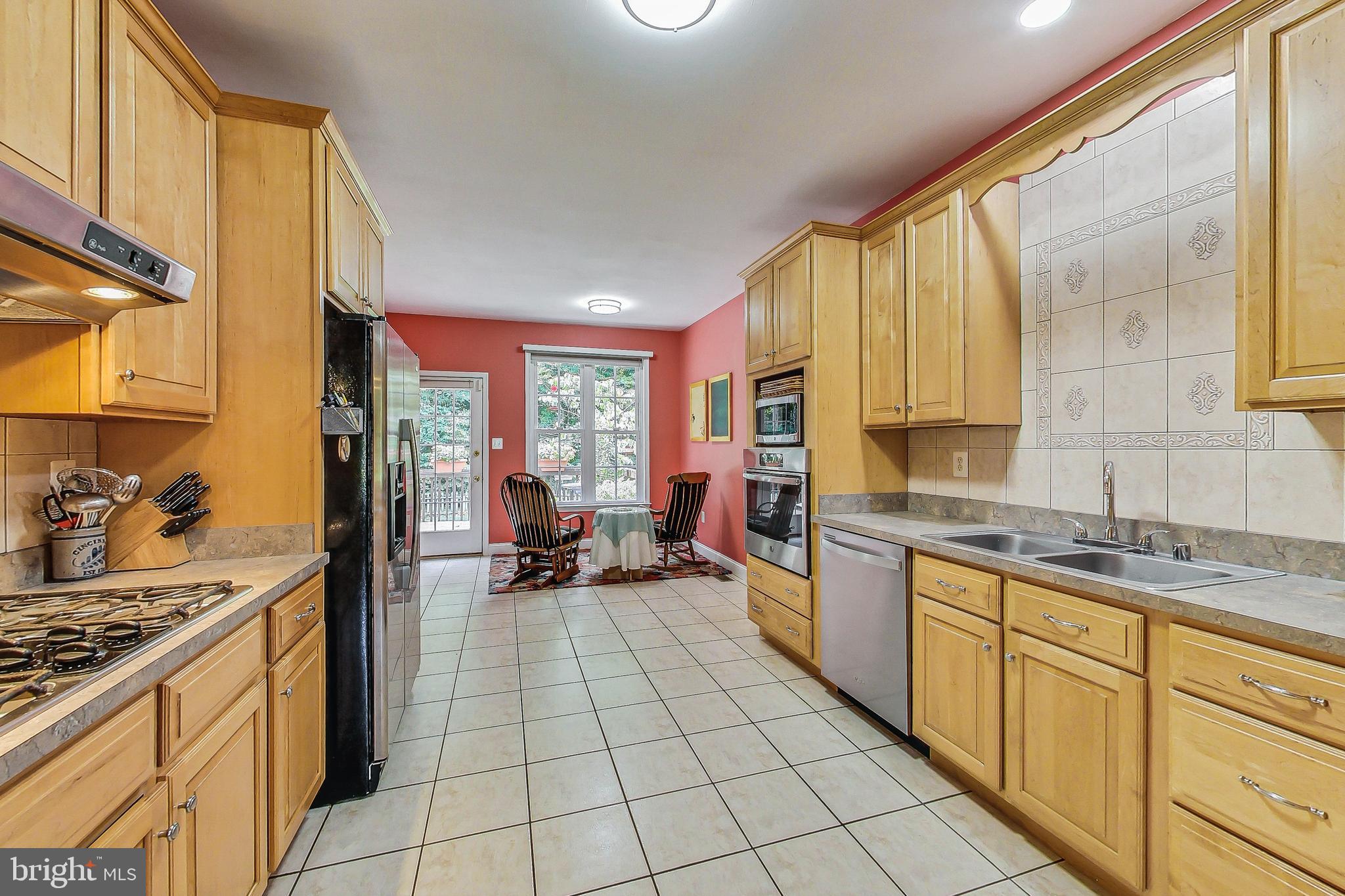 6285 NICOLE DRIVE
