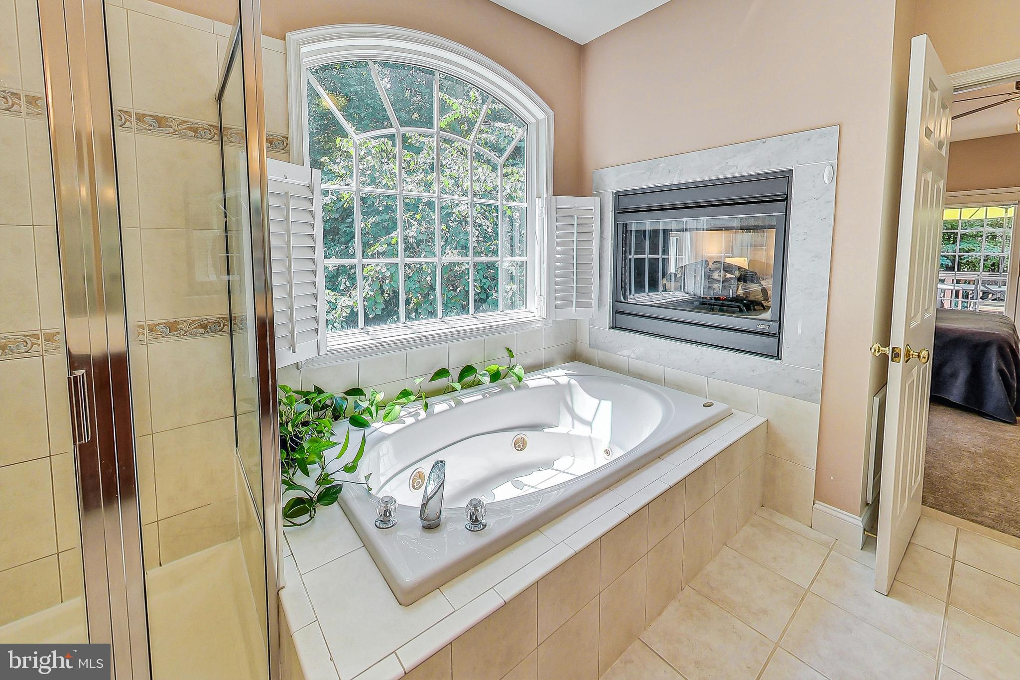 6285 NICOLE DRIVE