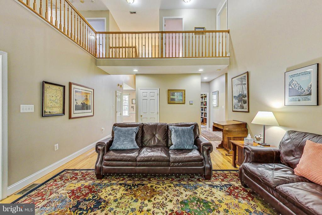 6285 NICOLE DRIVE