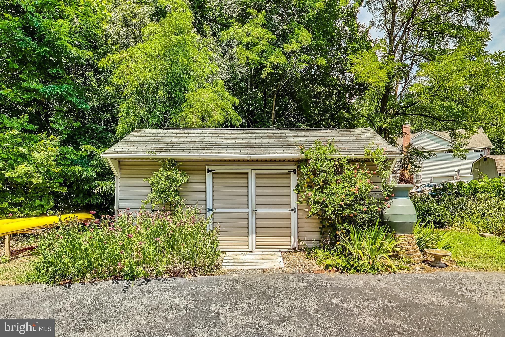 6285 NICOLE DRIVE