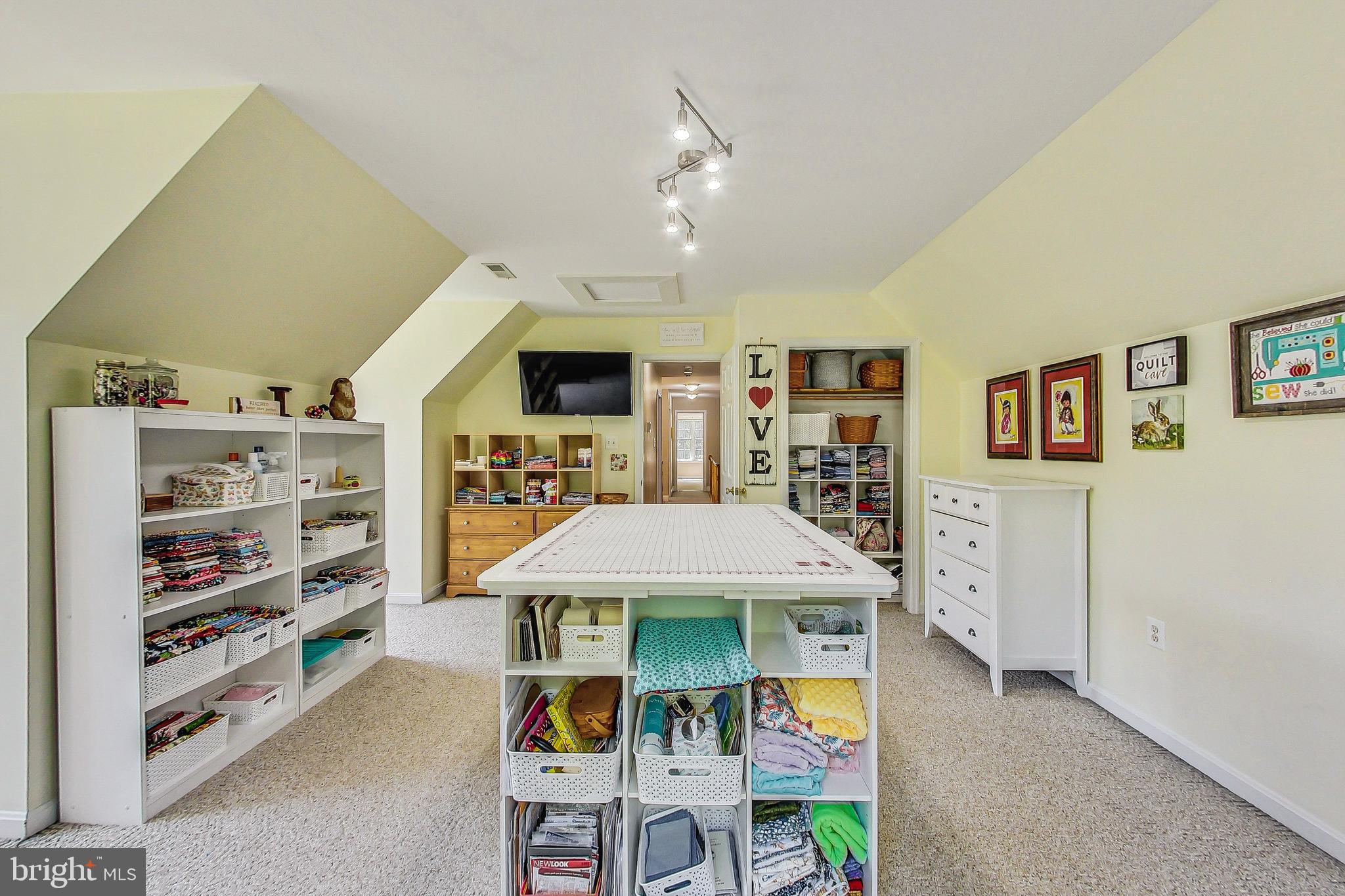 6285 NICOLE DRIVE