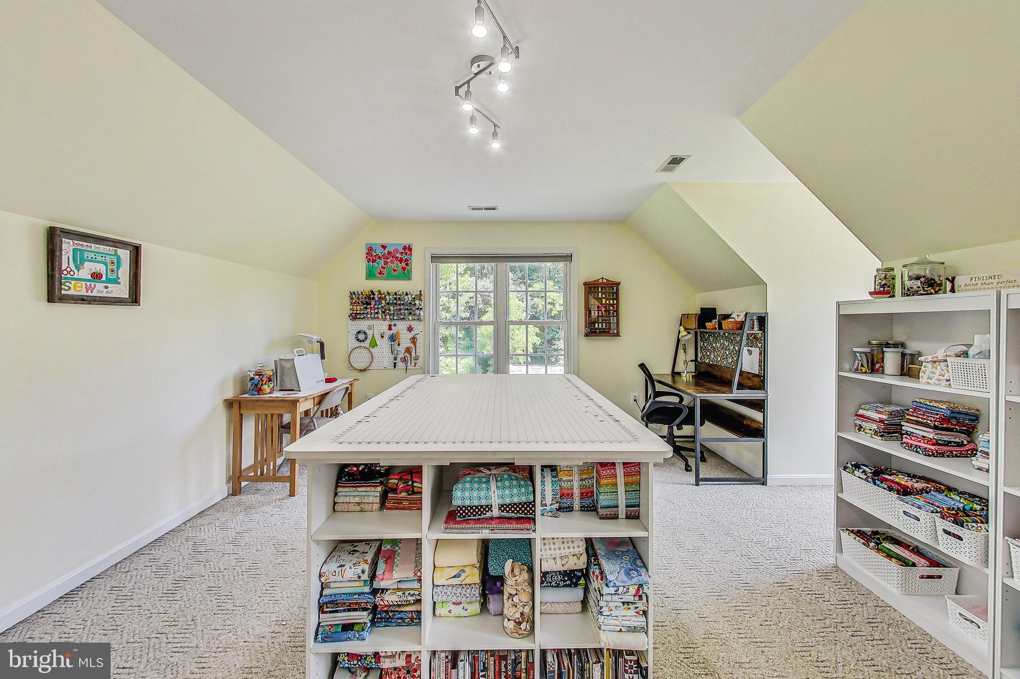 6285 NICOLE DRIVE