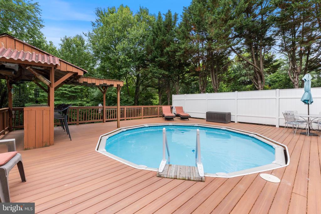 745 BELLA VISTA DRIVE