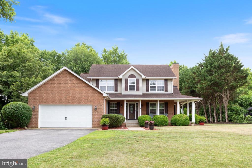 745 BELLA VISTA DRIVE