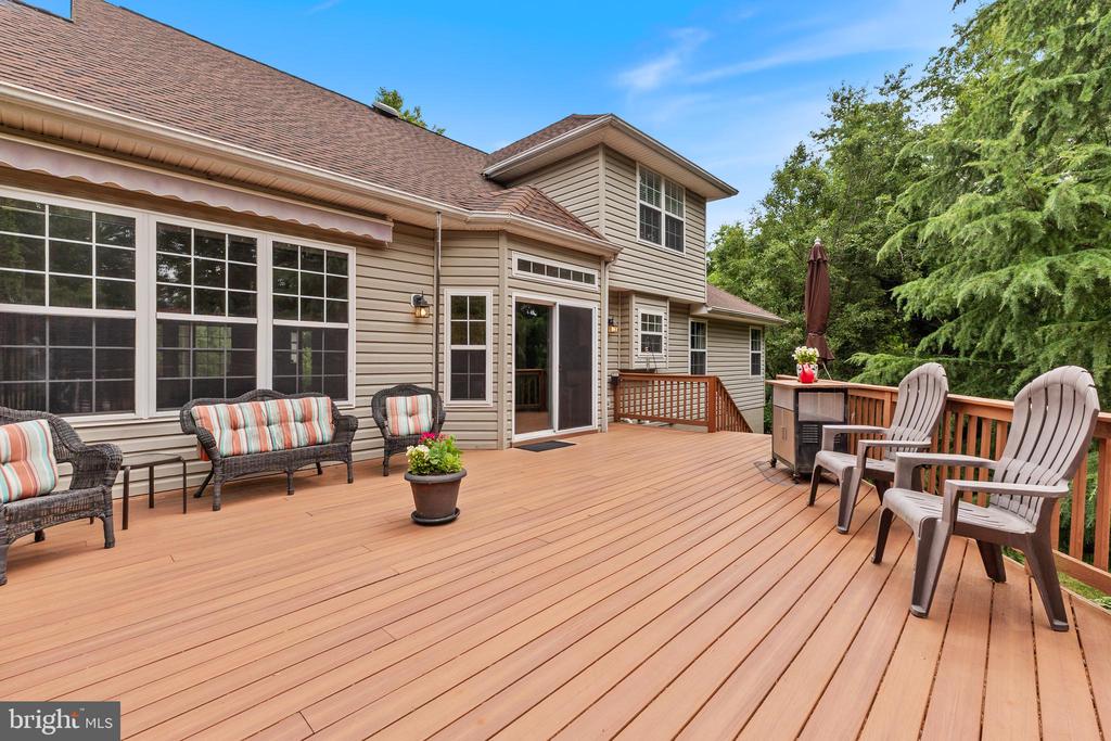 745 BELLA VISTA DRIVE