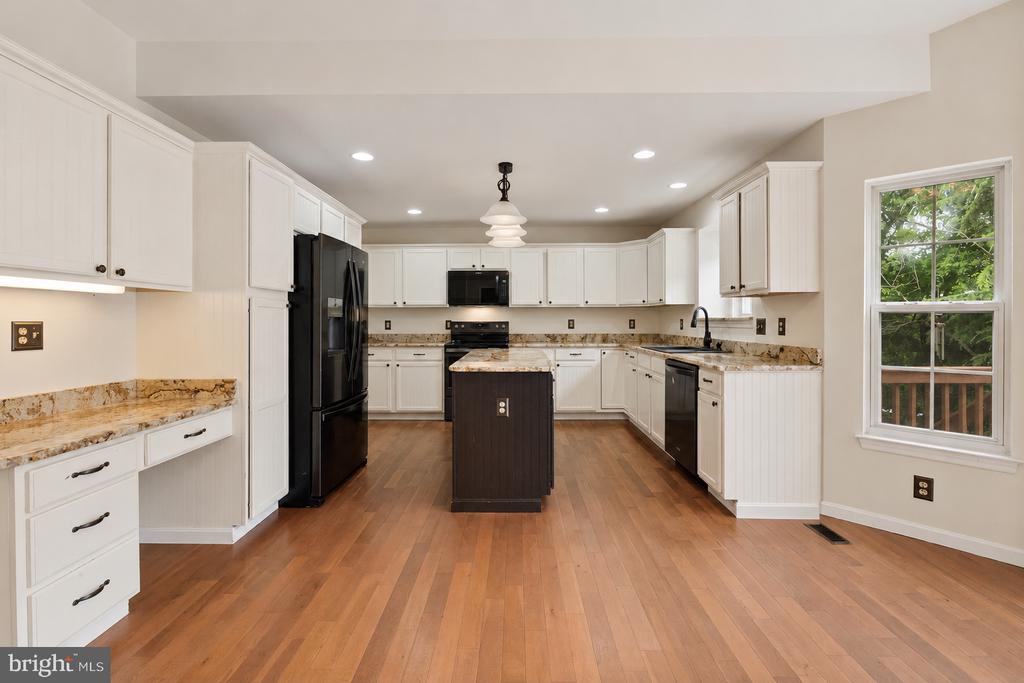 745 BELLA VISTA DRIVE