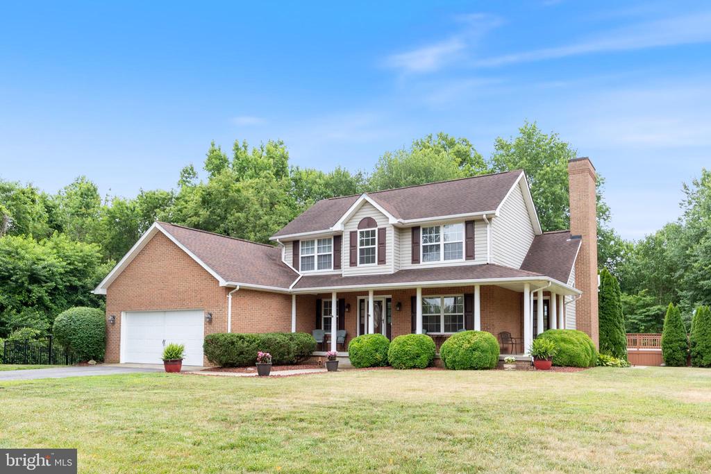 745 BELLA VISTA DRIVE