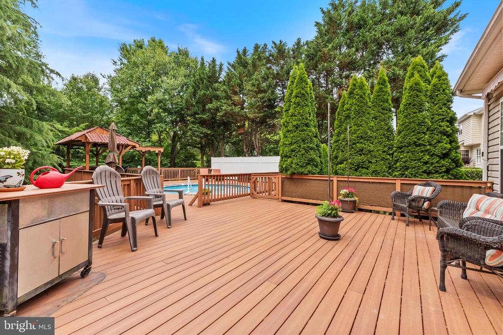 745 BELLA VISTA DRIVE