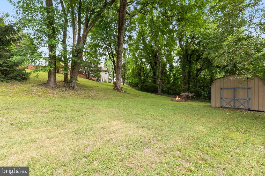 745 BELLA VISTA DRIVE