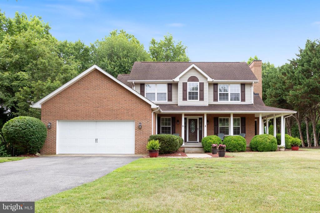745 BELLA VISTA DRIVE