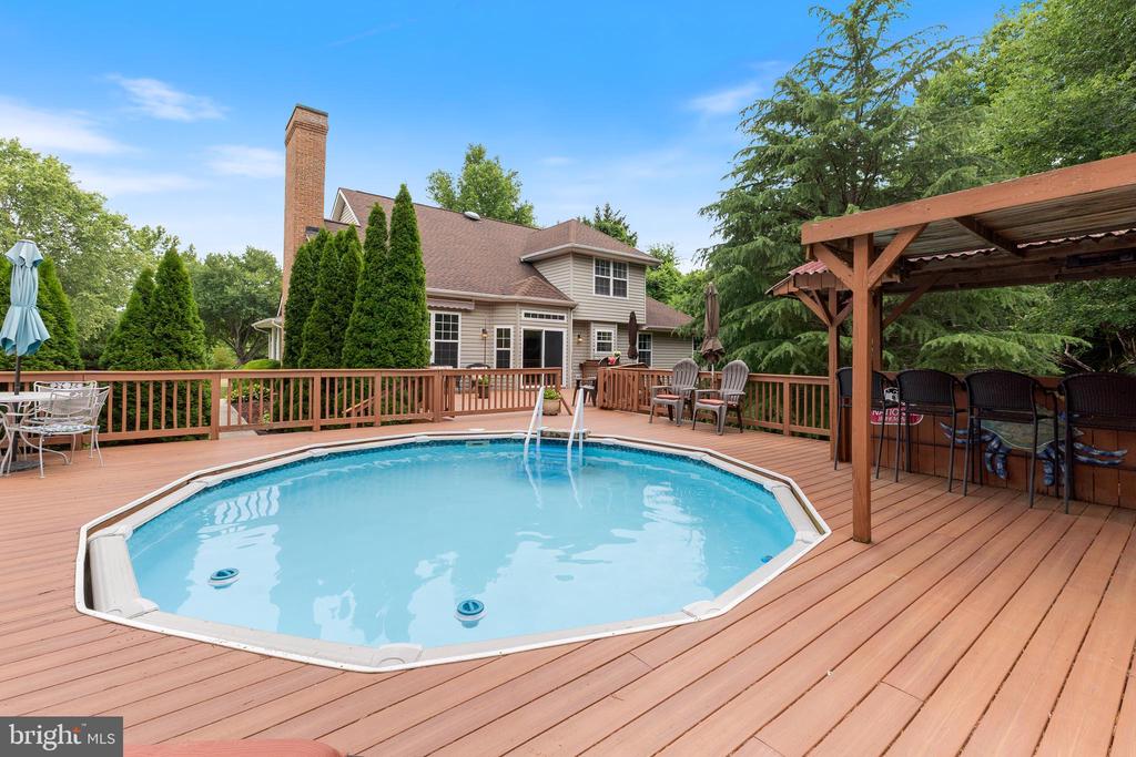 745 BELLA VISTA DRIVE