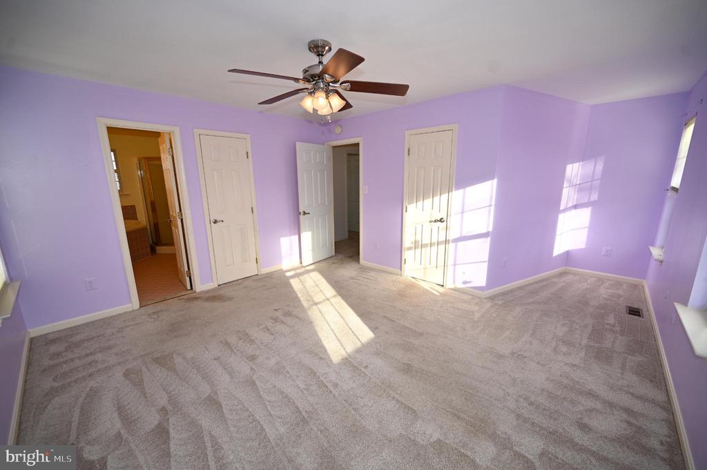 2800 HARRISON COURT