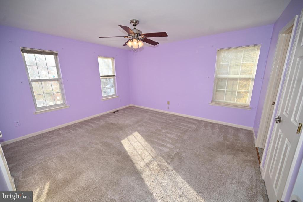 2800 HARRISON COURT