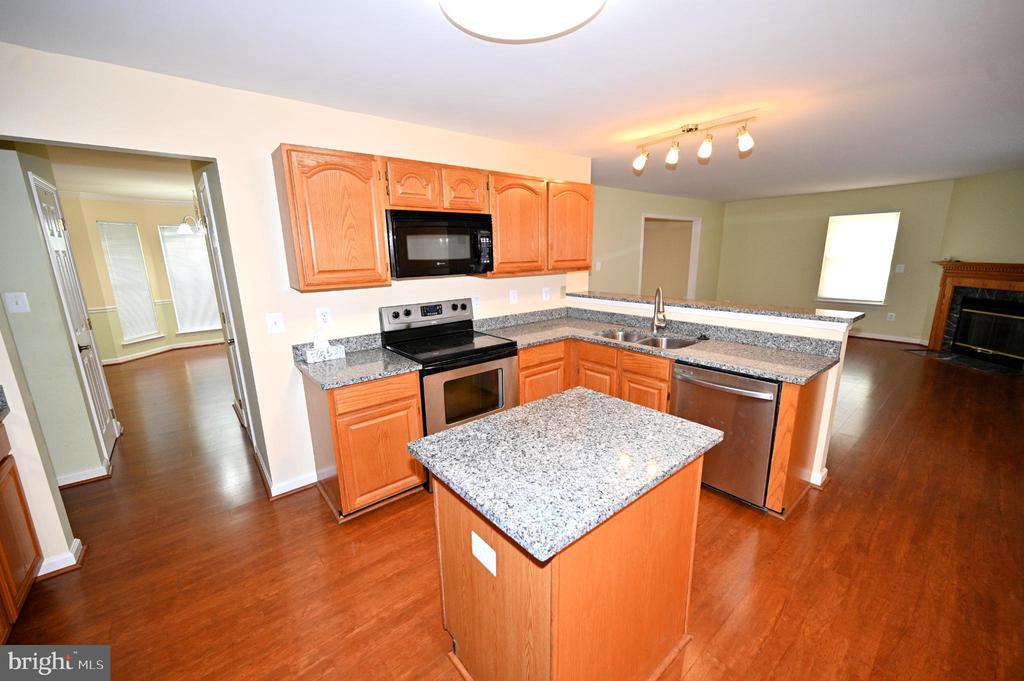 2800 HARRISON COURT