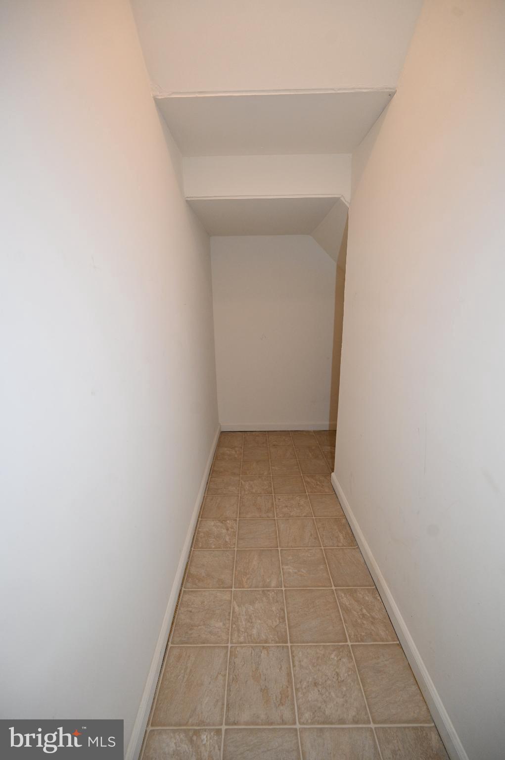 2800 HARRISON COURT