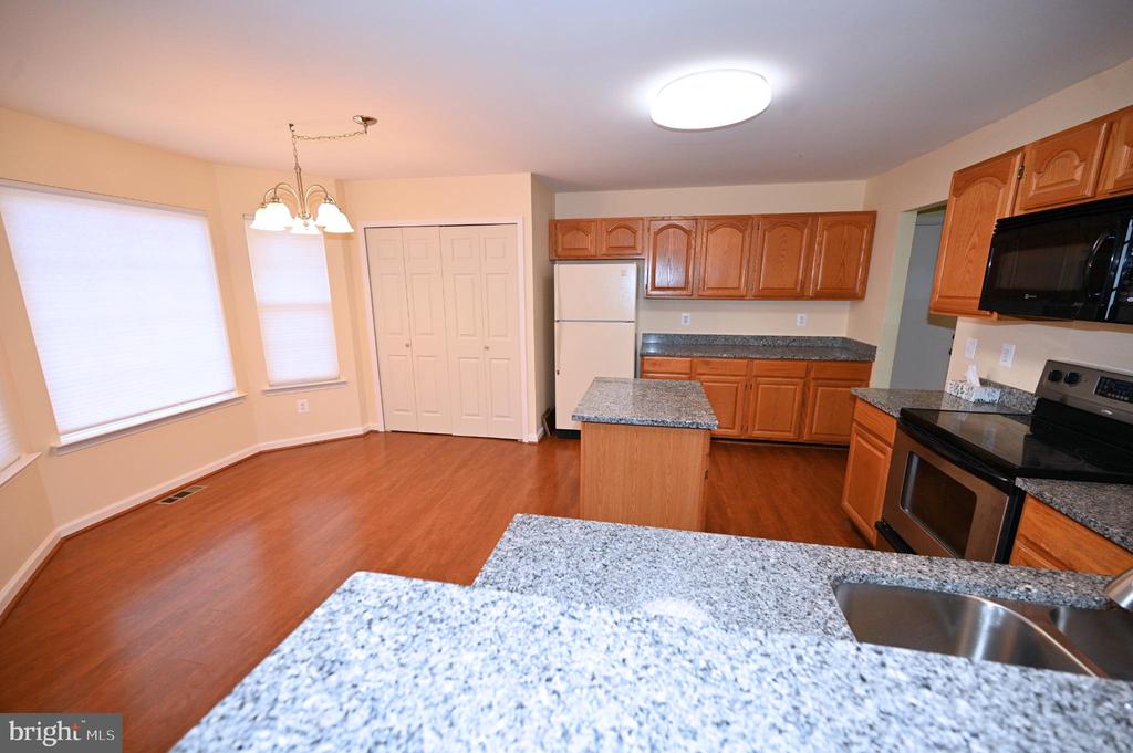 2800 HARRISON COURT