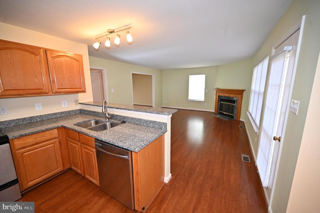 2800 HARRISON COURT