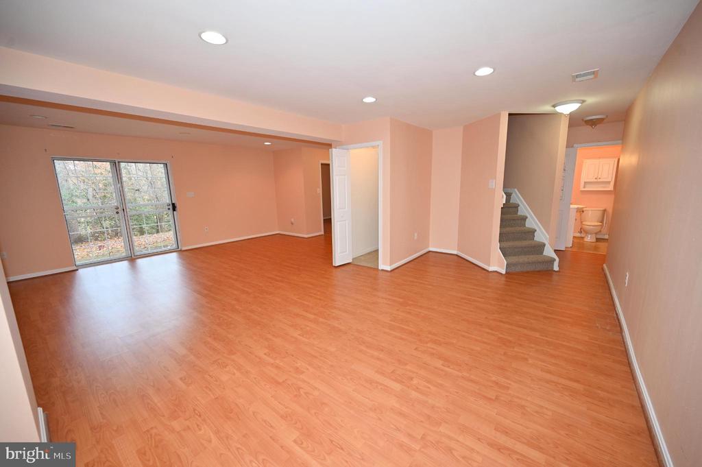 2800 HARRISON COURT