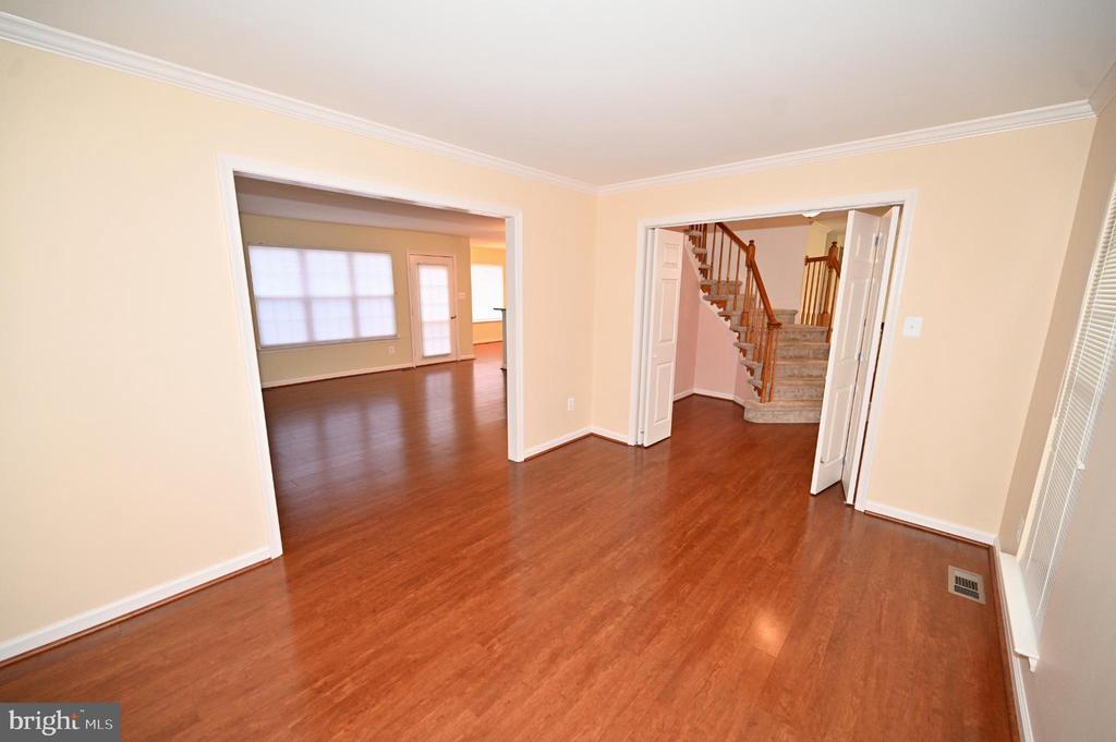 2800 HARRISON COURT