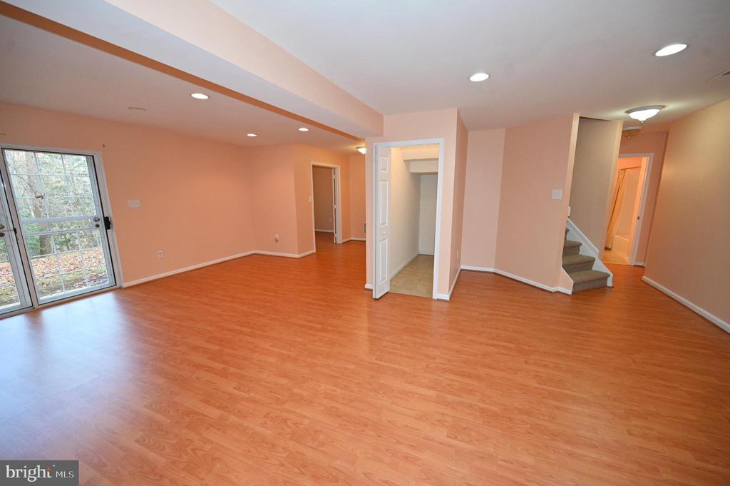 2800 HARRISON COURT