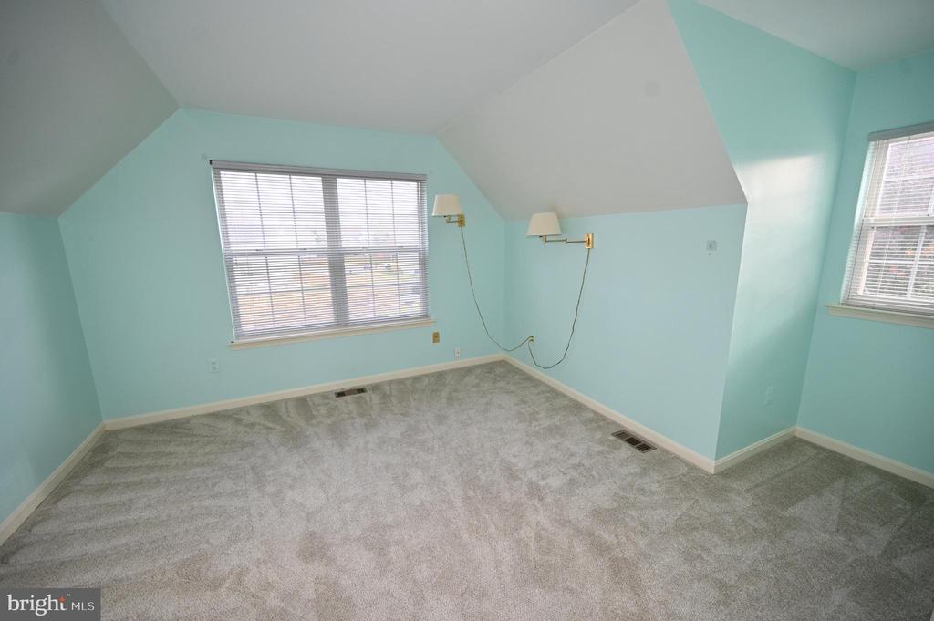 2800 HARRISON COURT