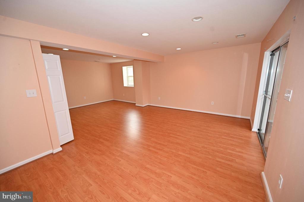 2800 HARRISON COURT