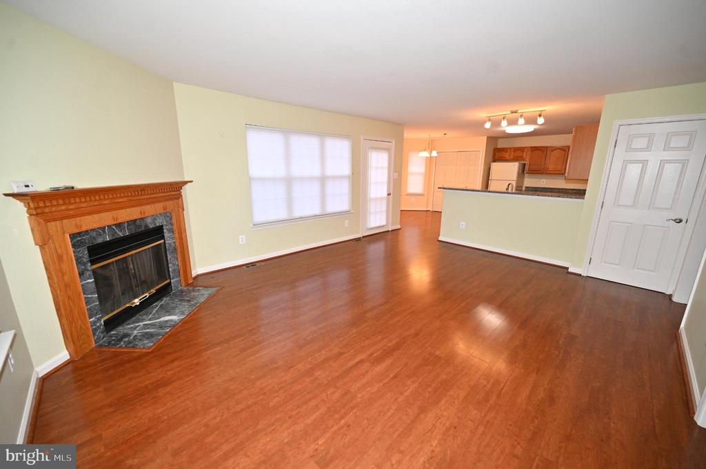 2800 HARRISON COURT
