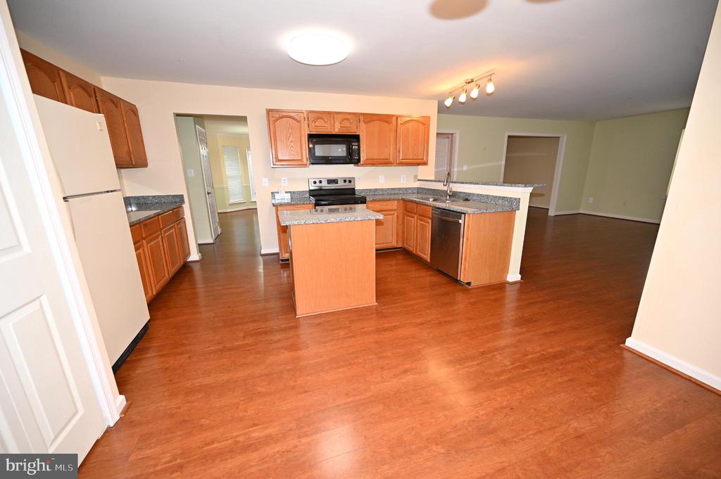 2800 HARRISON COURT